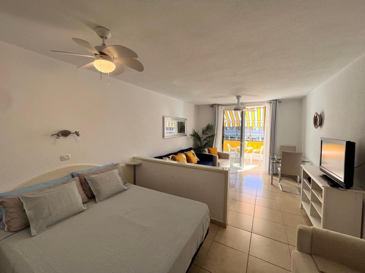 Seafront New Modern Apartment Плая де лас Америкас Екстериор снимка